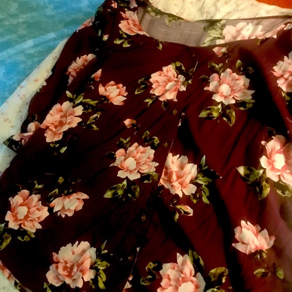 Torrid flowered top size 3x - Picture 2 of 3